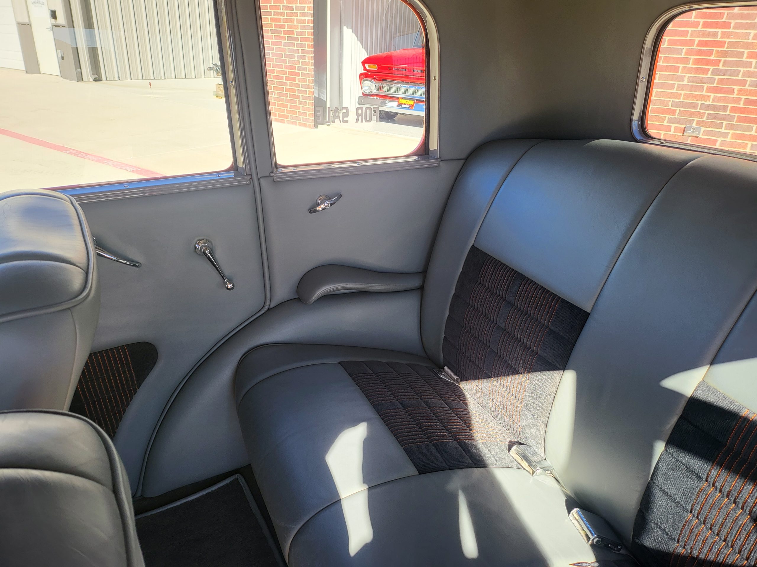 
								1932 Ford Custom Streetrod full									