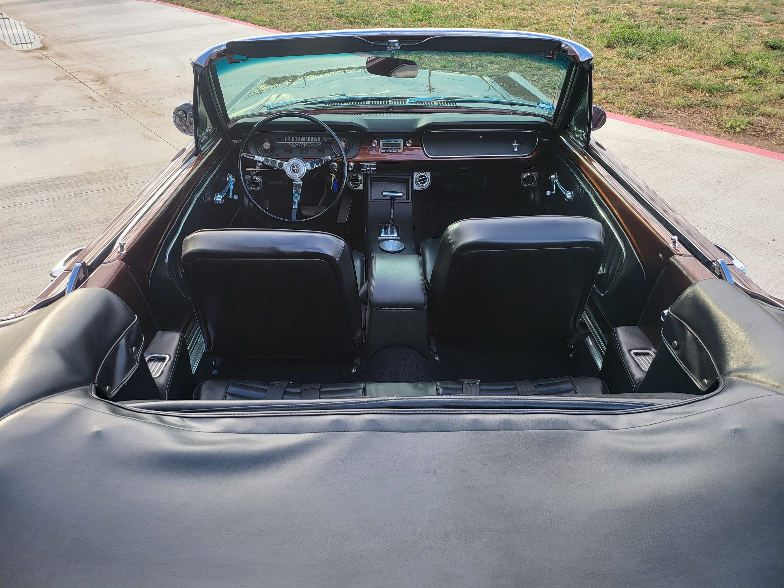 
								1965 Ford Mustang Convertible full									