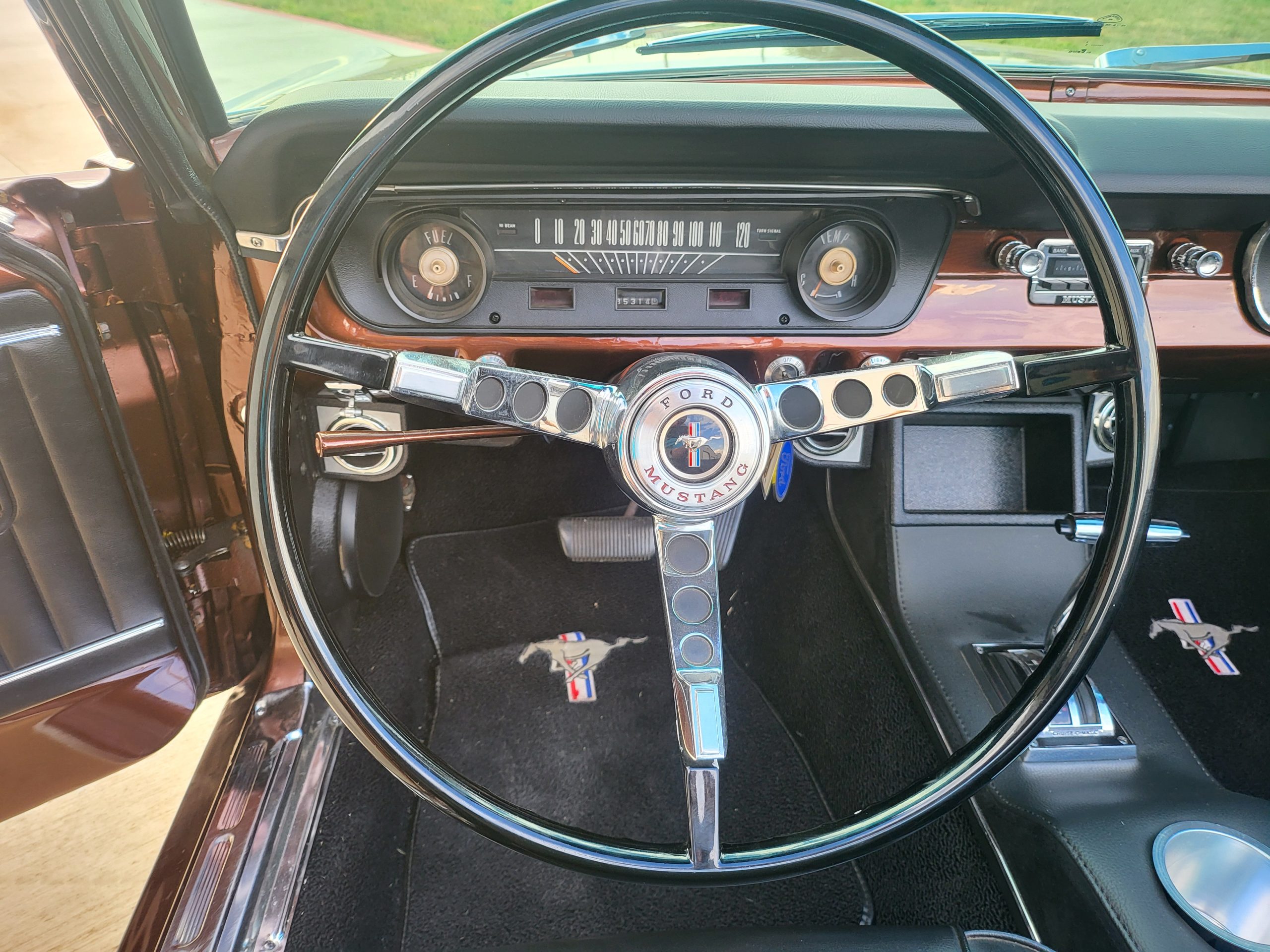 
								1965 Ford Mustang Convertible full									