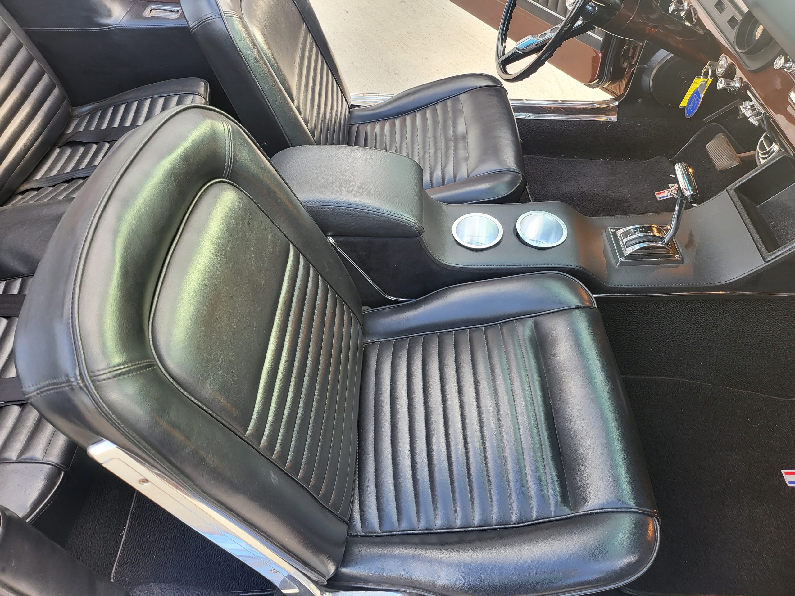
								1965 Ford Mustang Convertible full									