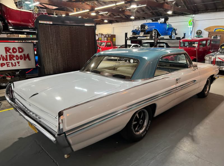 
								1962 Pontiac Catalina full									