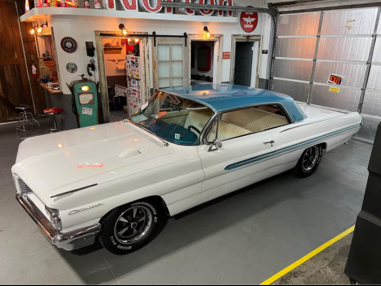 
								1962 Pontiac Catalina full									