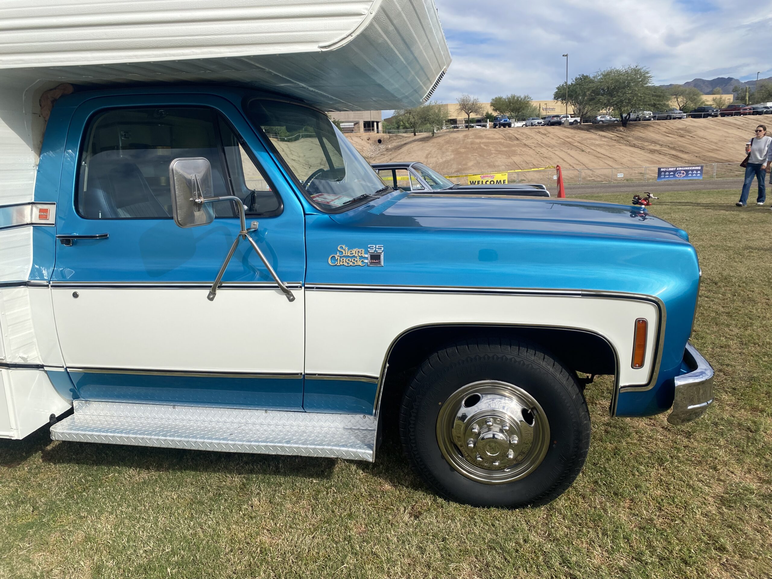 
								1973 GMC Sierra Camper Special full									