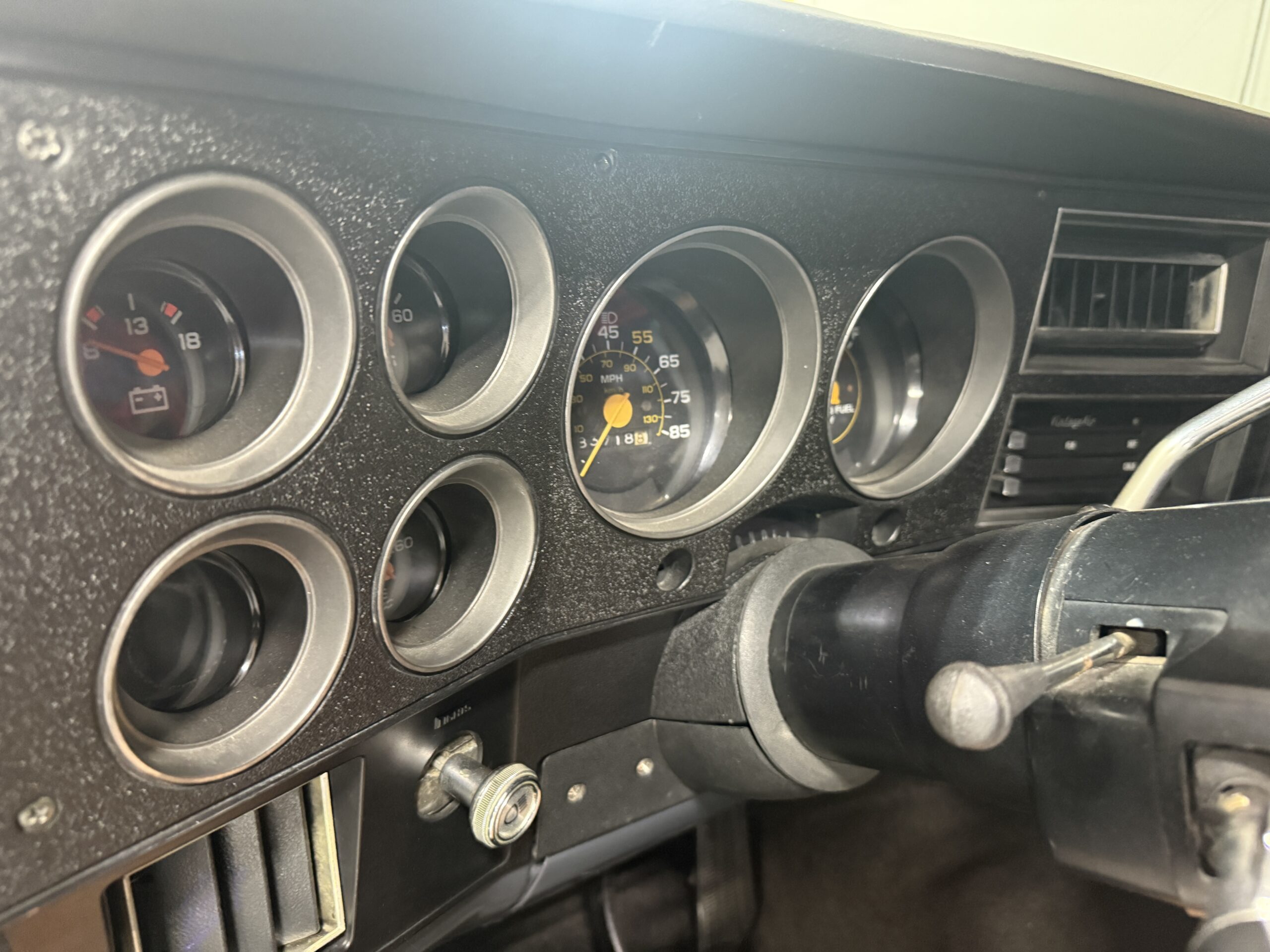 
								1982 Chevrolet C10 Stepside full									