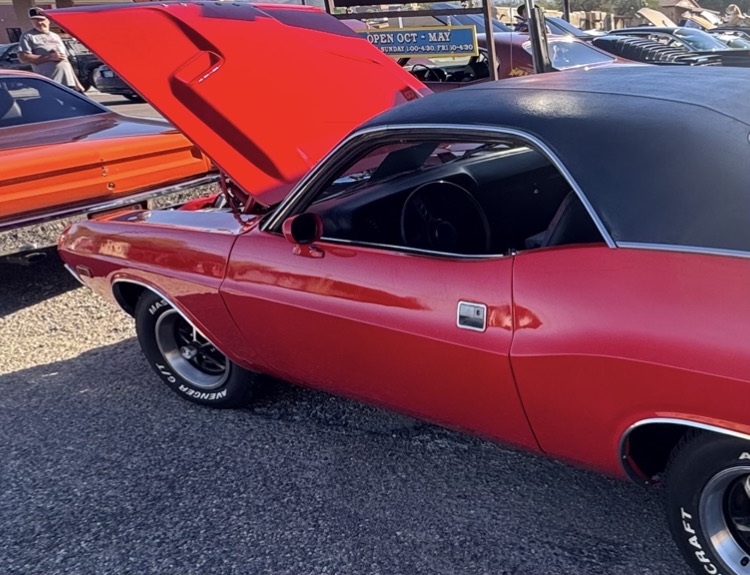 
								1974 Dodge Challenger full									