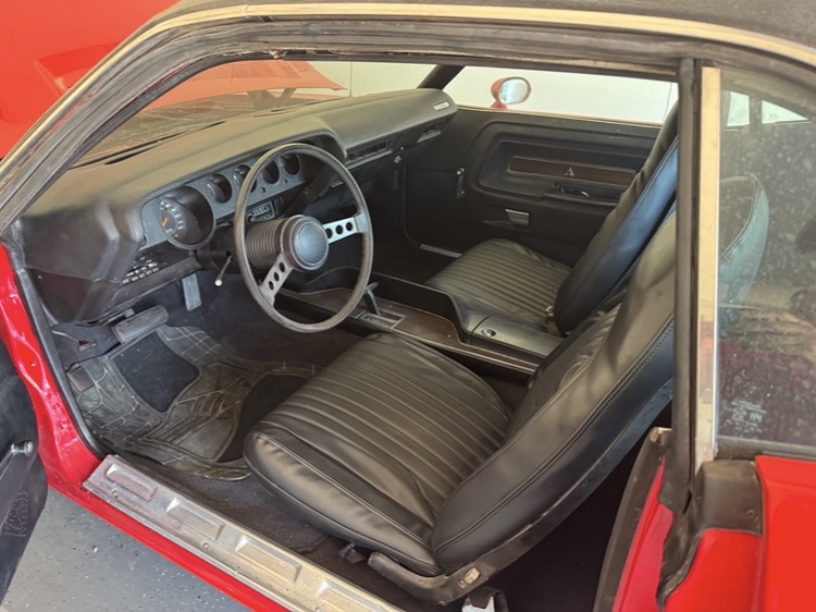 
								1974 Dodge Challenger full									