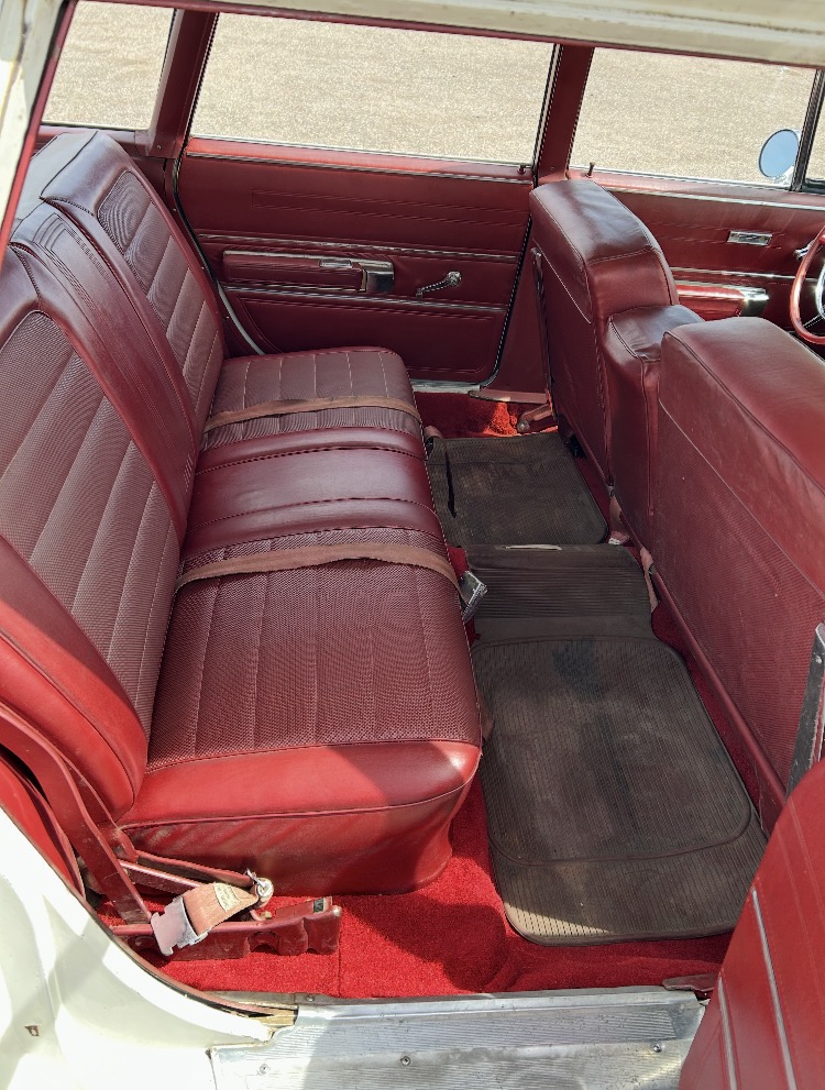 
								1966 Chrysler Town & Country full									