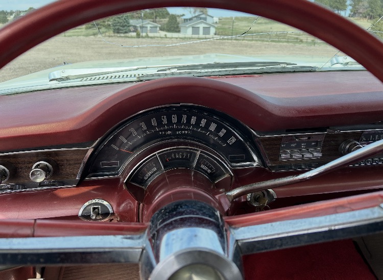 
								1966 Chrysler Town & Country full									