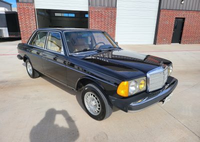 
								1981 Mercedes-Benz 300D full									