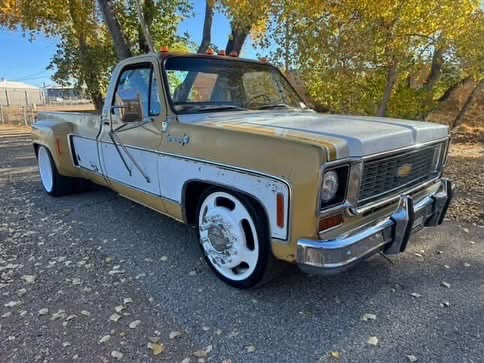 
								1973 Chevrolet C30 Cheyenne Super full									