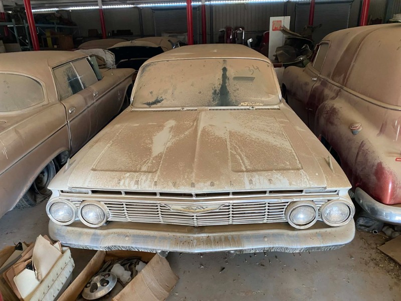 
								1961 Chevy Nomad 348 full									