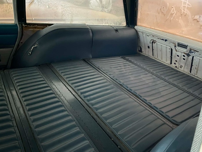 
								1961 Chevy Nomad 348 full									