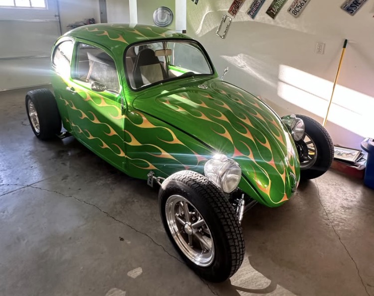 
								1968 Volkswagen Beetle full									