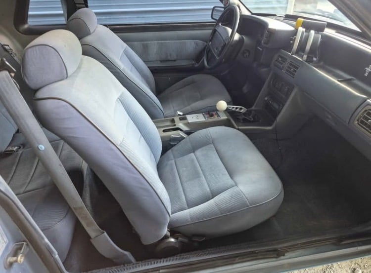 
								1990 Ford mustang LX Coupe full									