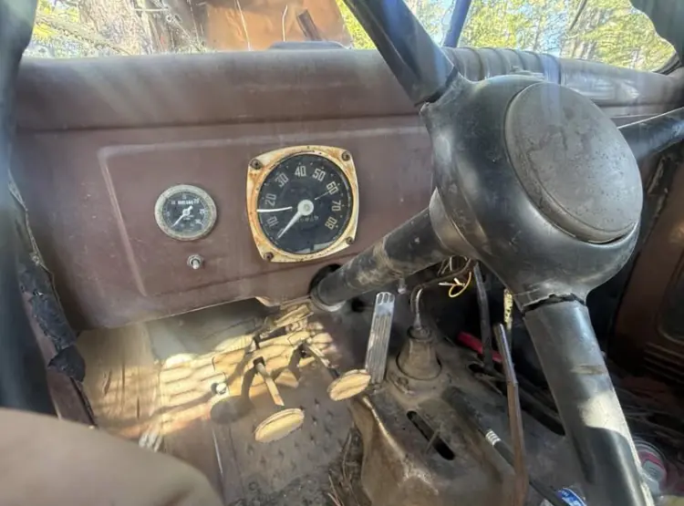 
								1952 Dodge Power Wagon full									