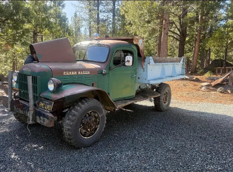 
								1952 Dodge Power Wagon full									