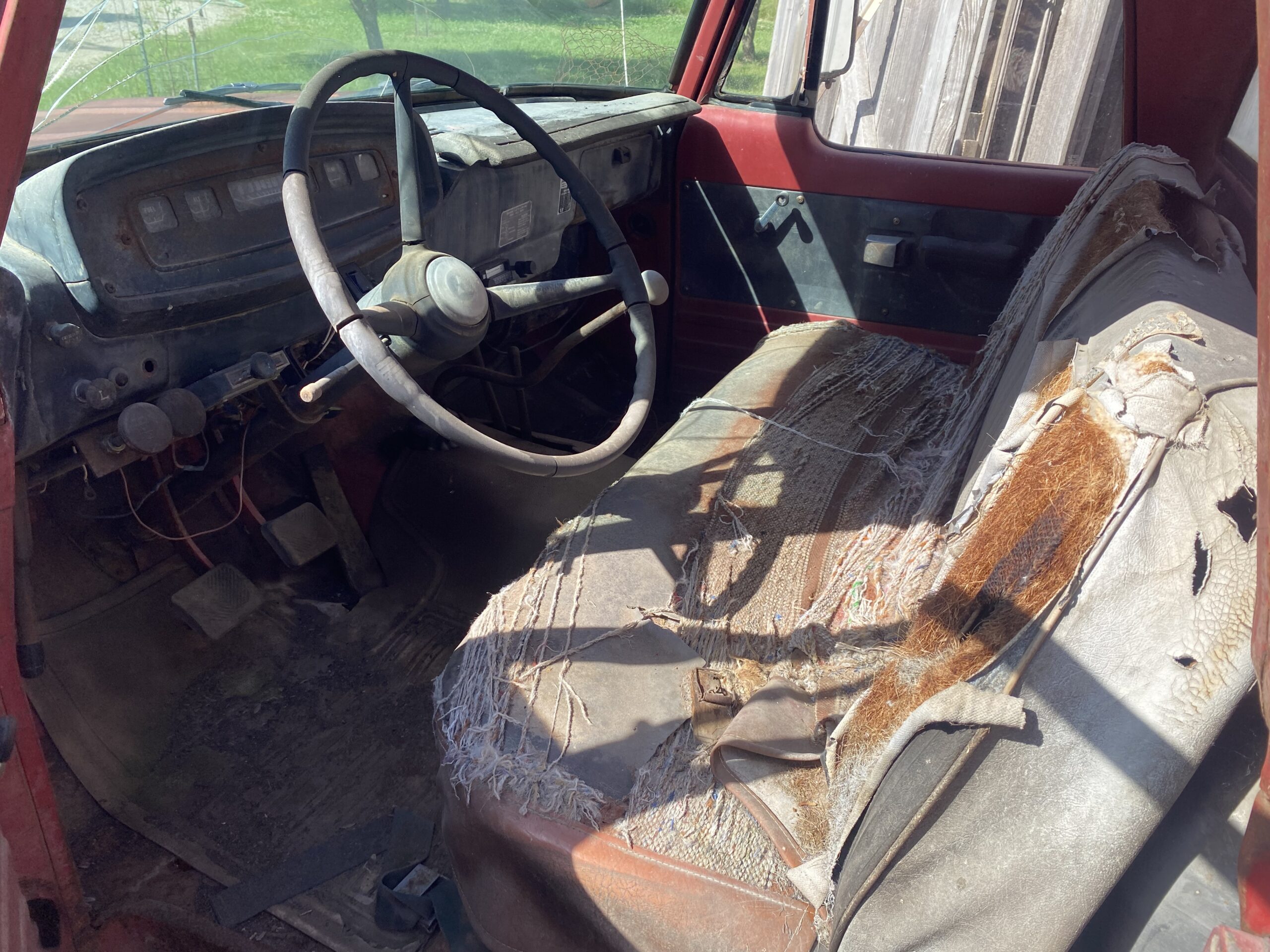 
								1968 Dodge W200 Power Wagon full									