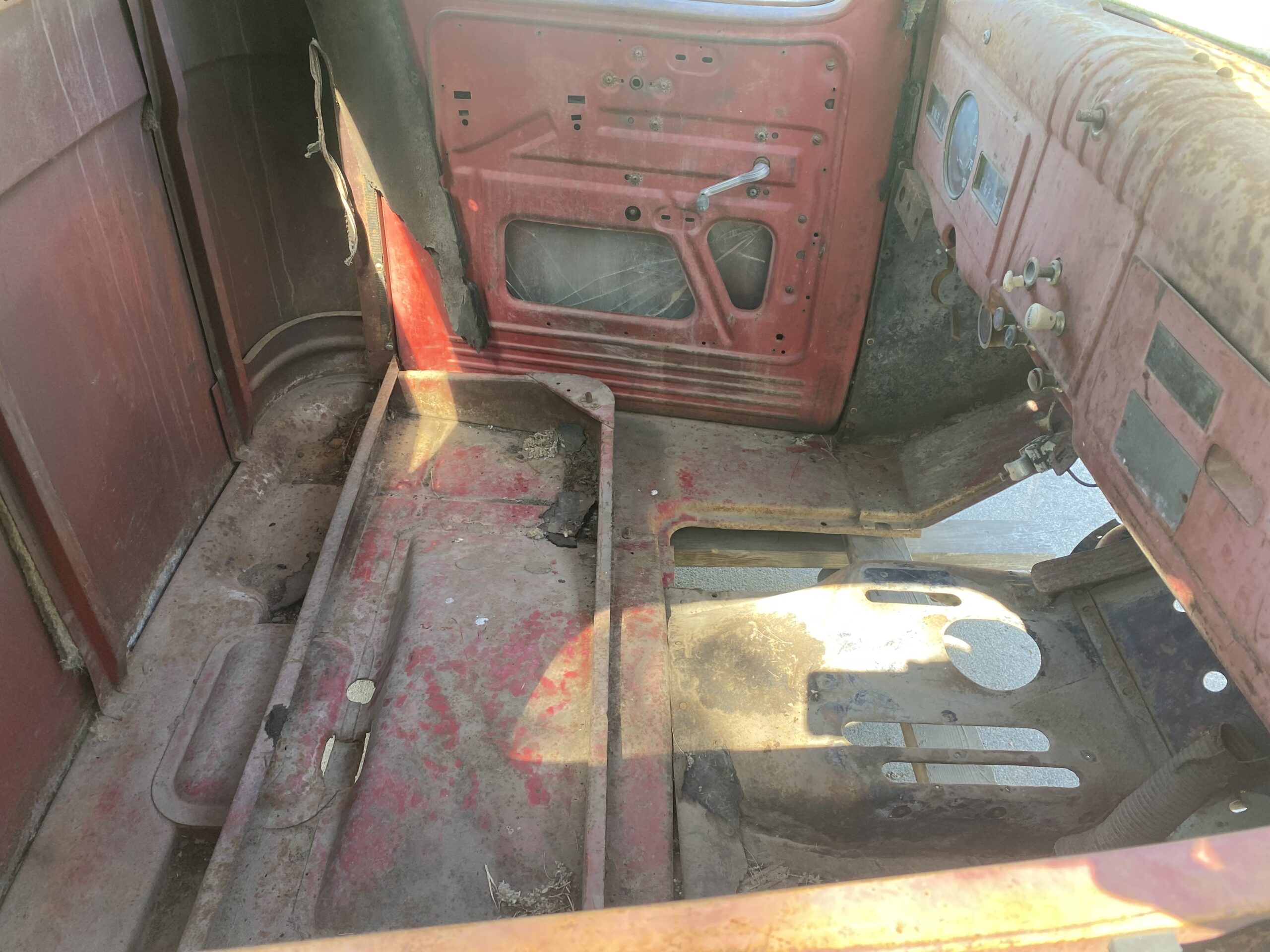 
								1948 Dodge Power Wagon Cab full									