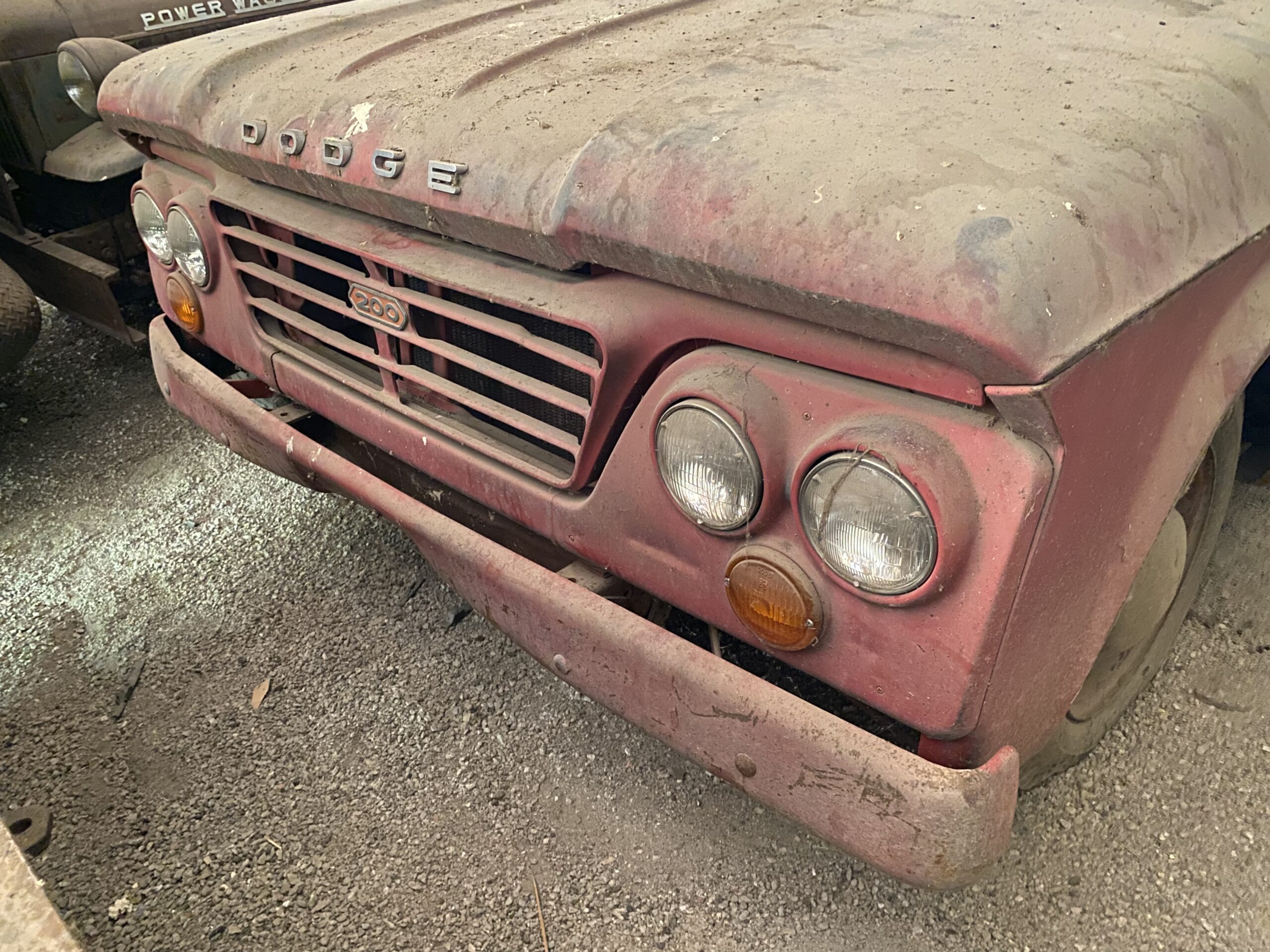 
								Dodge D200 Crew Cab full									