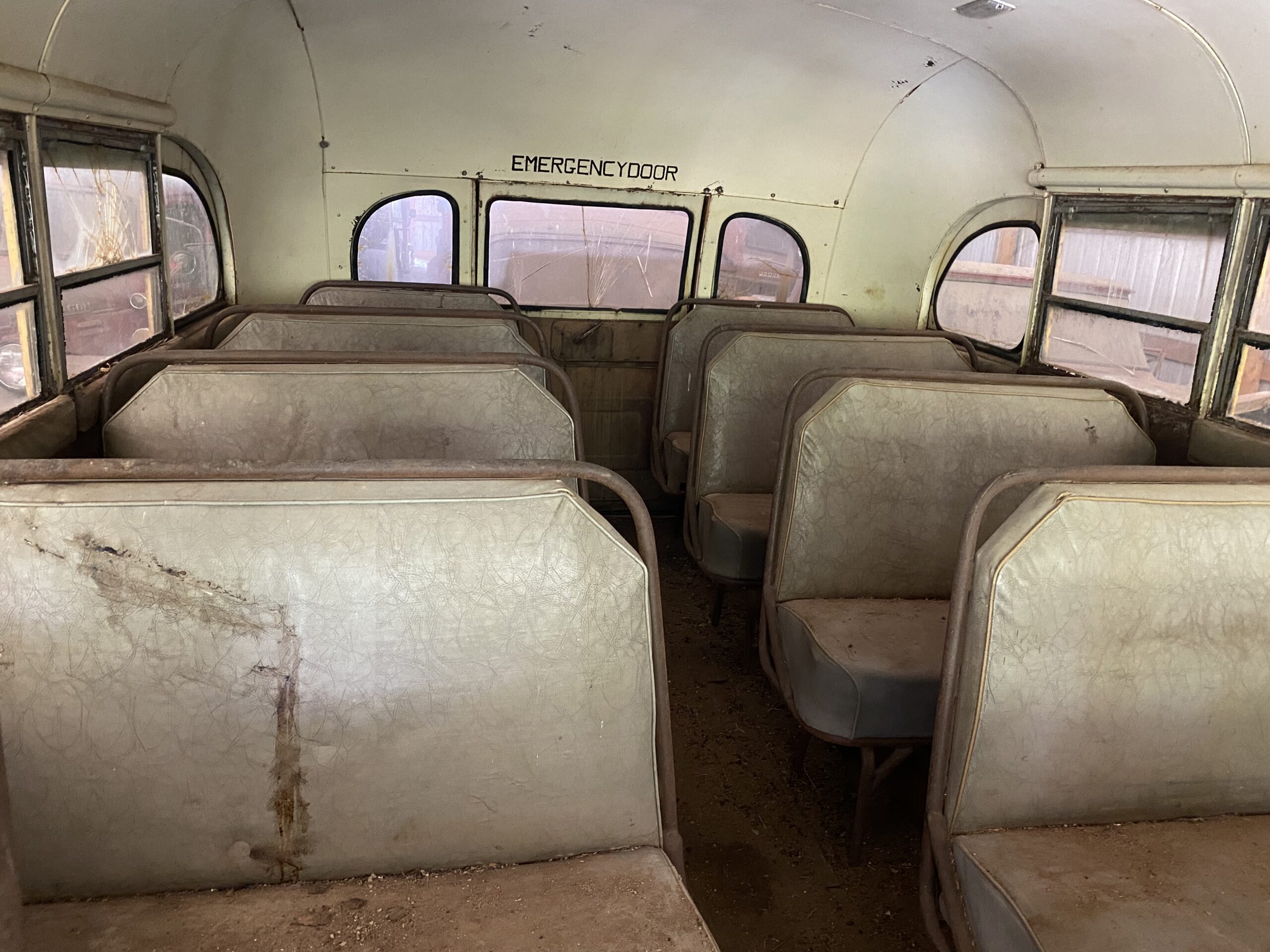 
								Dodge Power Wagon School Bus full									