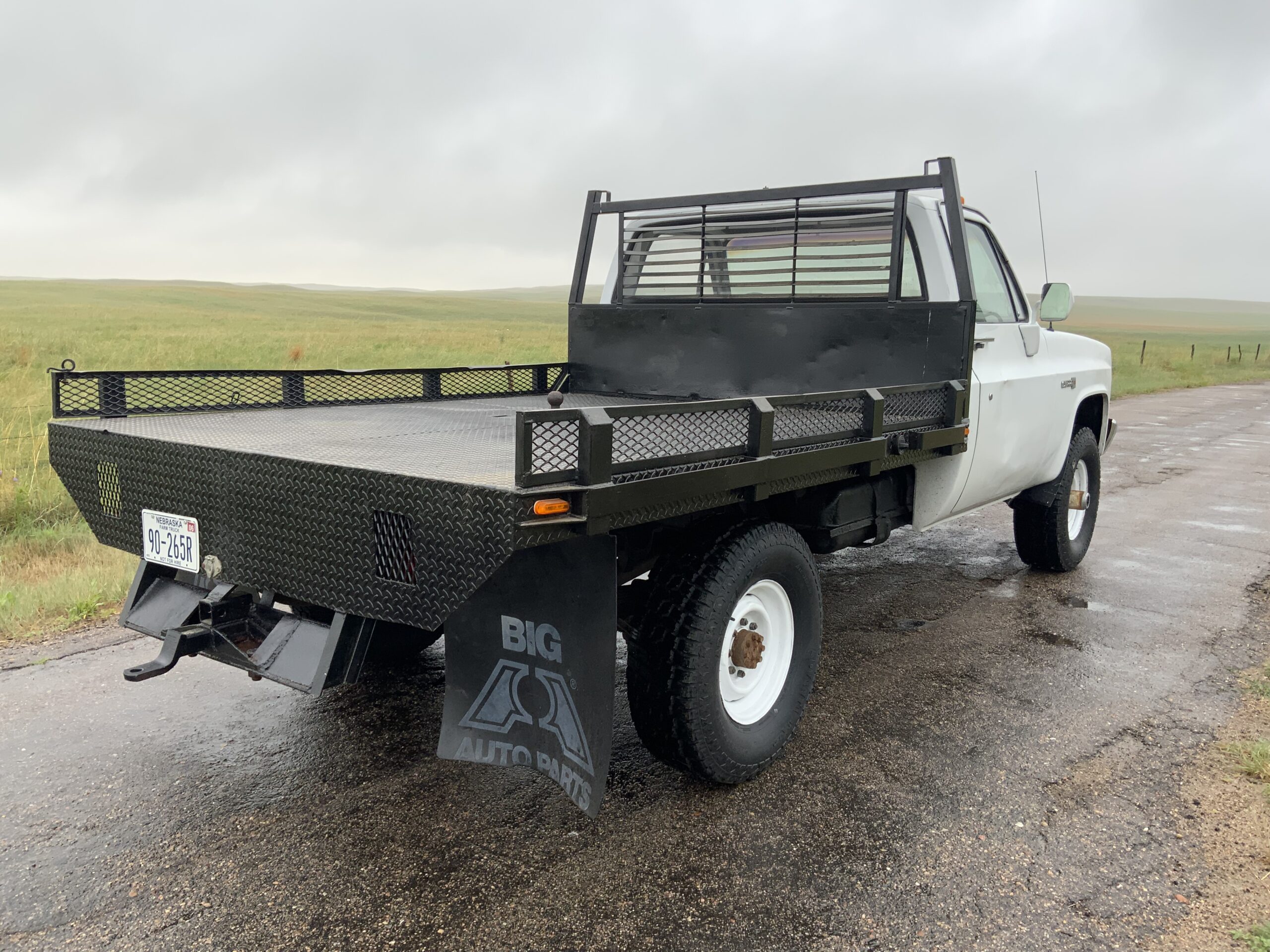 
								1987 GMC 3500 Flatbed Truck full									