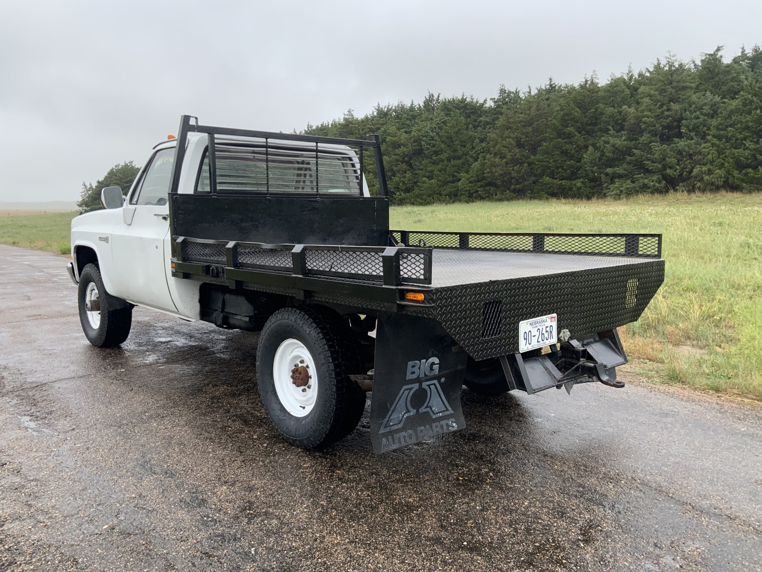 
								1987 GMC 3500 Flatbed Truck full									