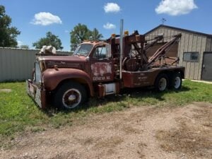 1957 Mack B61 Tow Truck