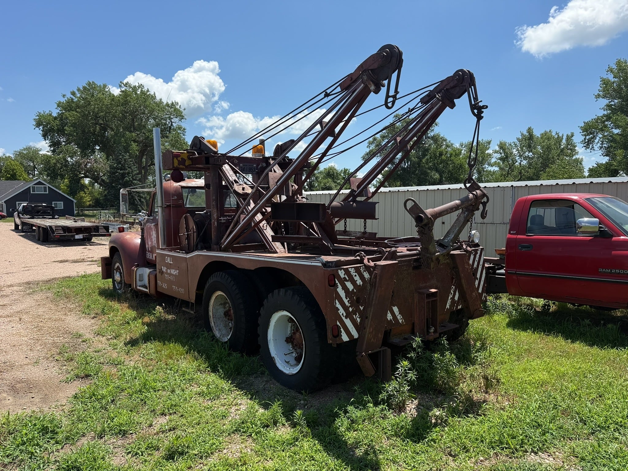 
								1957 Mack B61 Tow Truck full									
