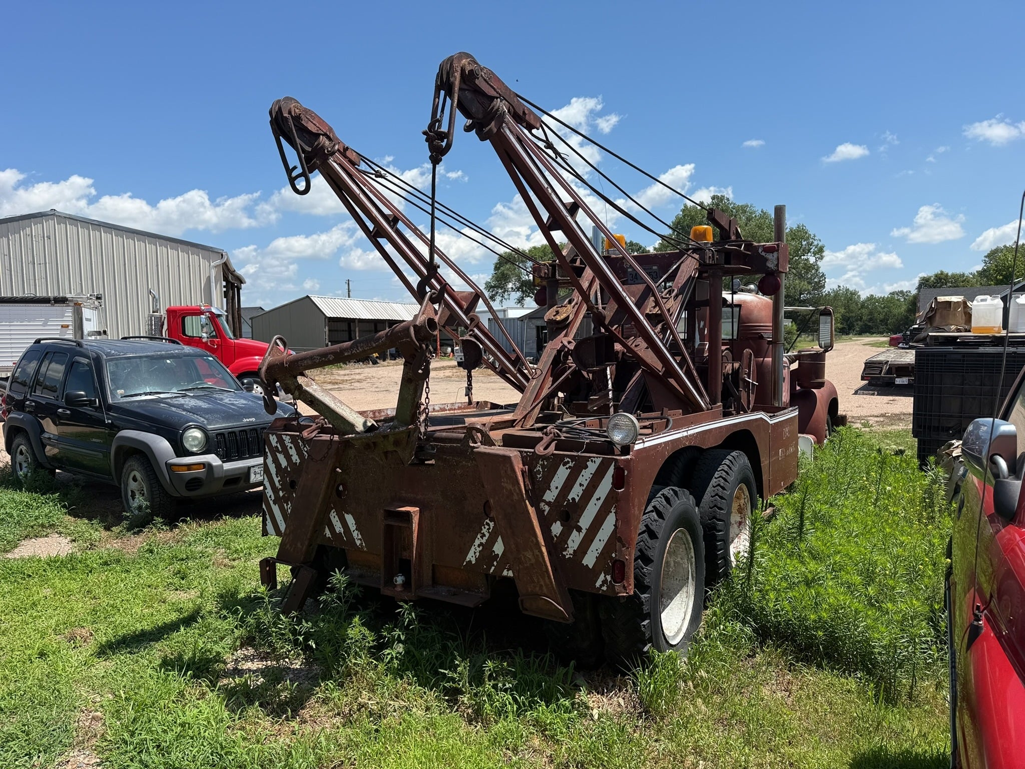 
								1957 Mack B61 Tow Truck full									