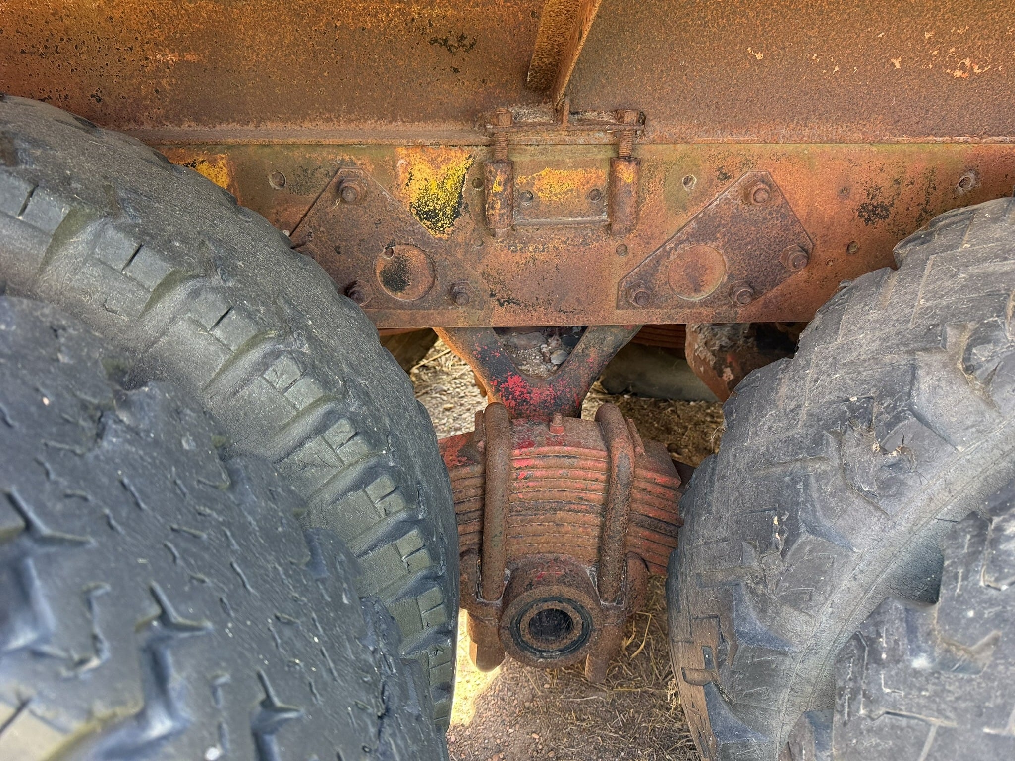 
								1957 Mack B61 Tow Truck full									