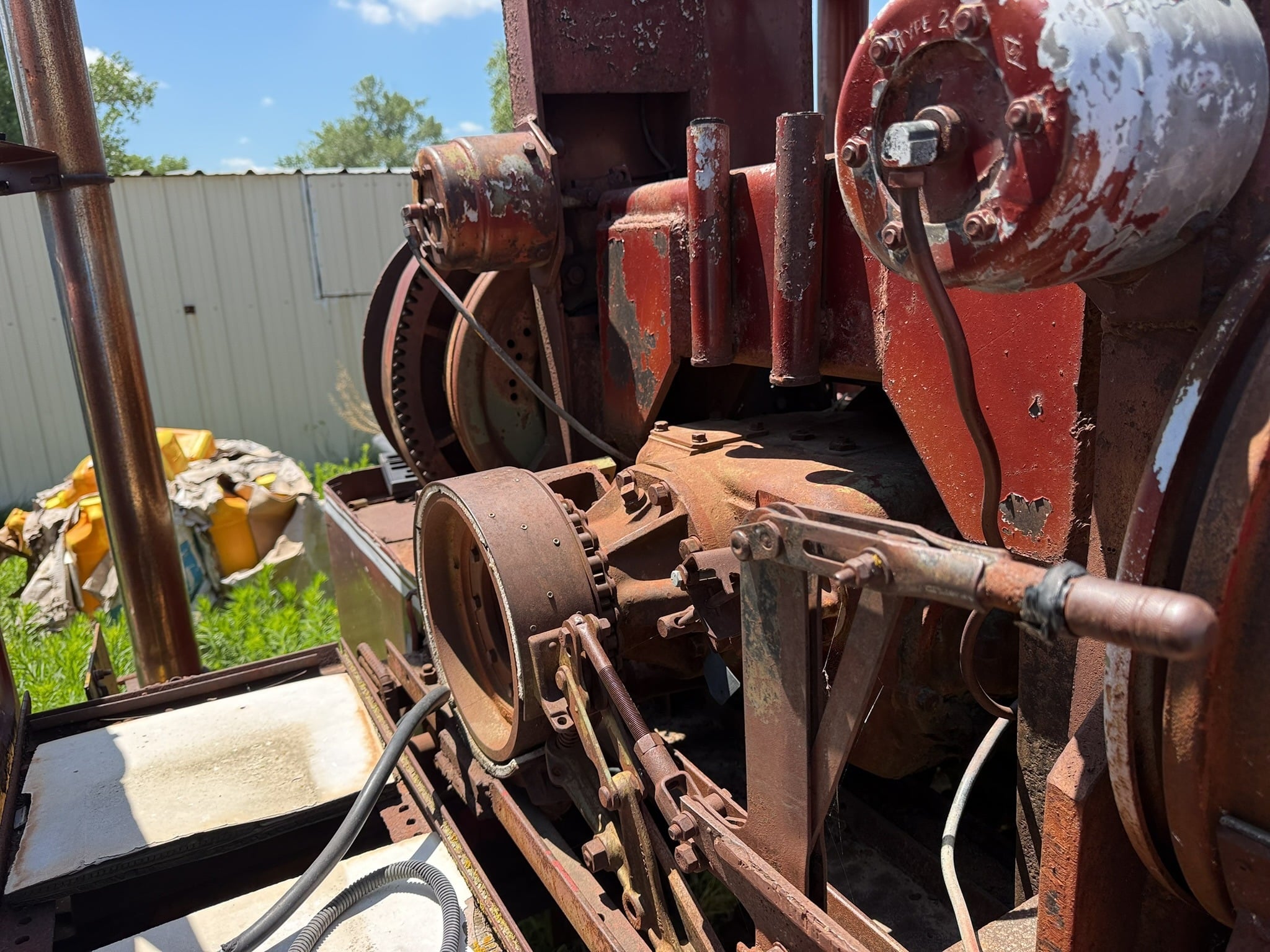 
								1957 Mack B61 Tow Truck full									