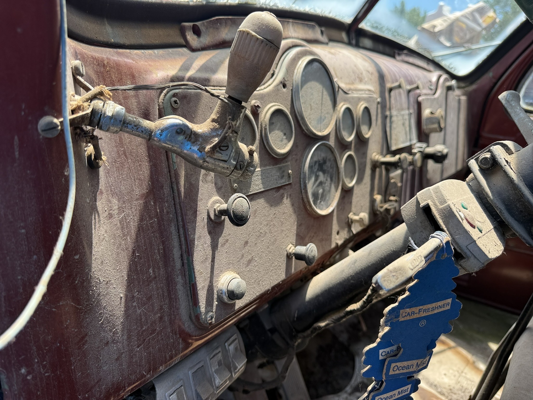 
								1957 Mack B61 Tow Truck full									