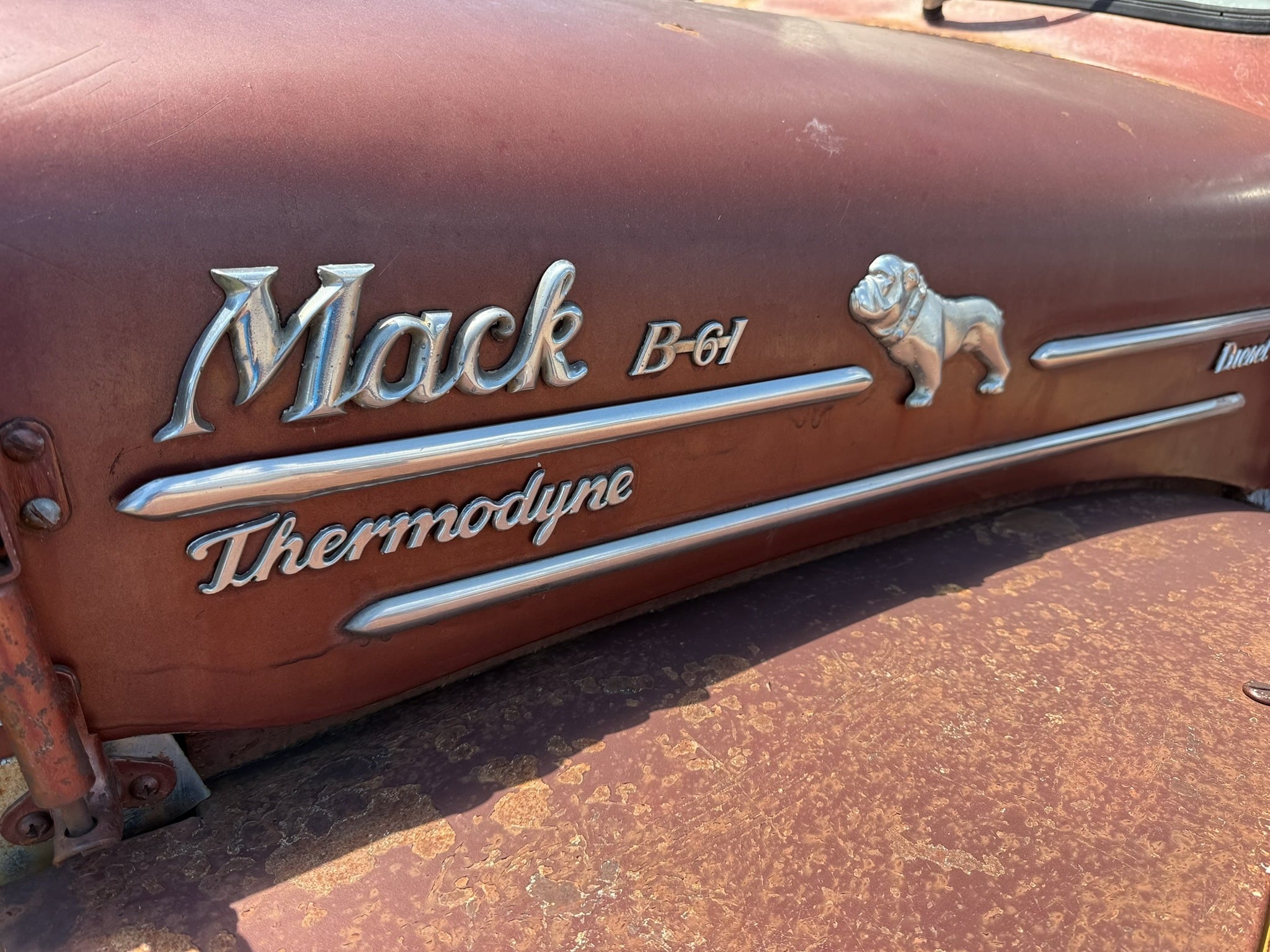
								1957 Mack B61 Tow Truck full									
