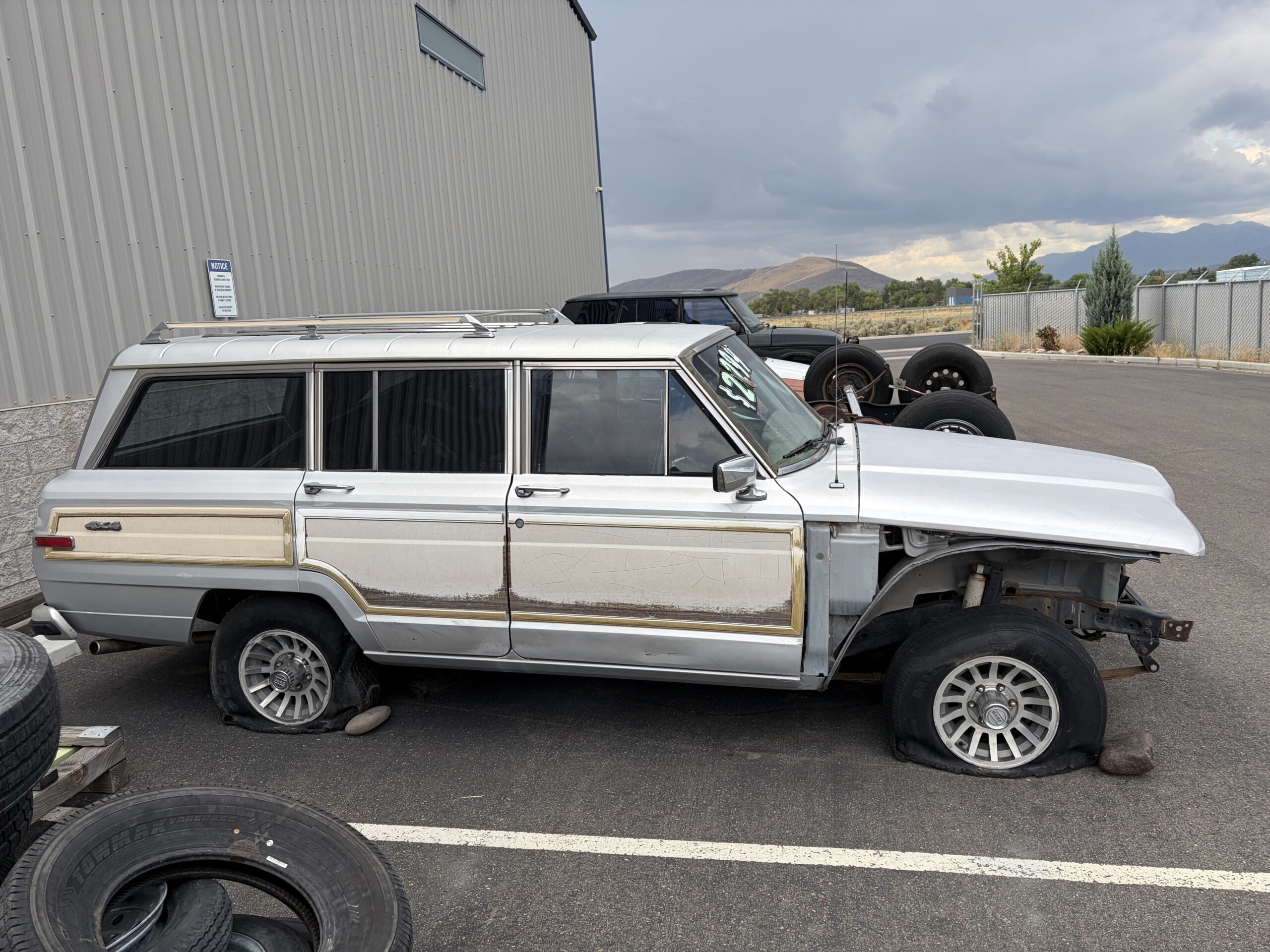 
								1986 Jeep Grand Wagoneer Project full									