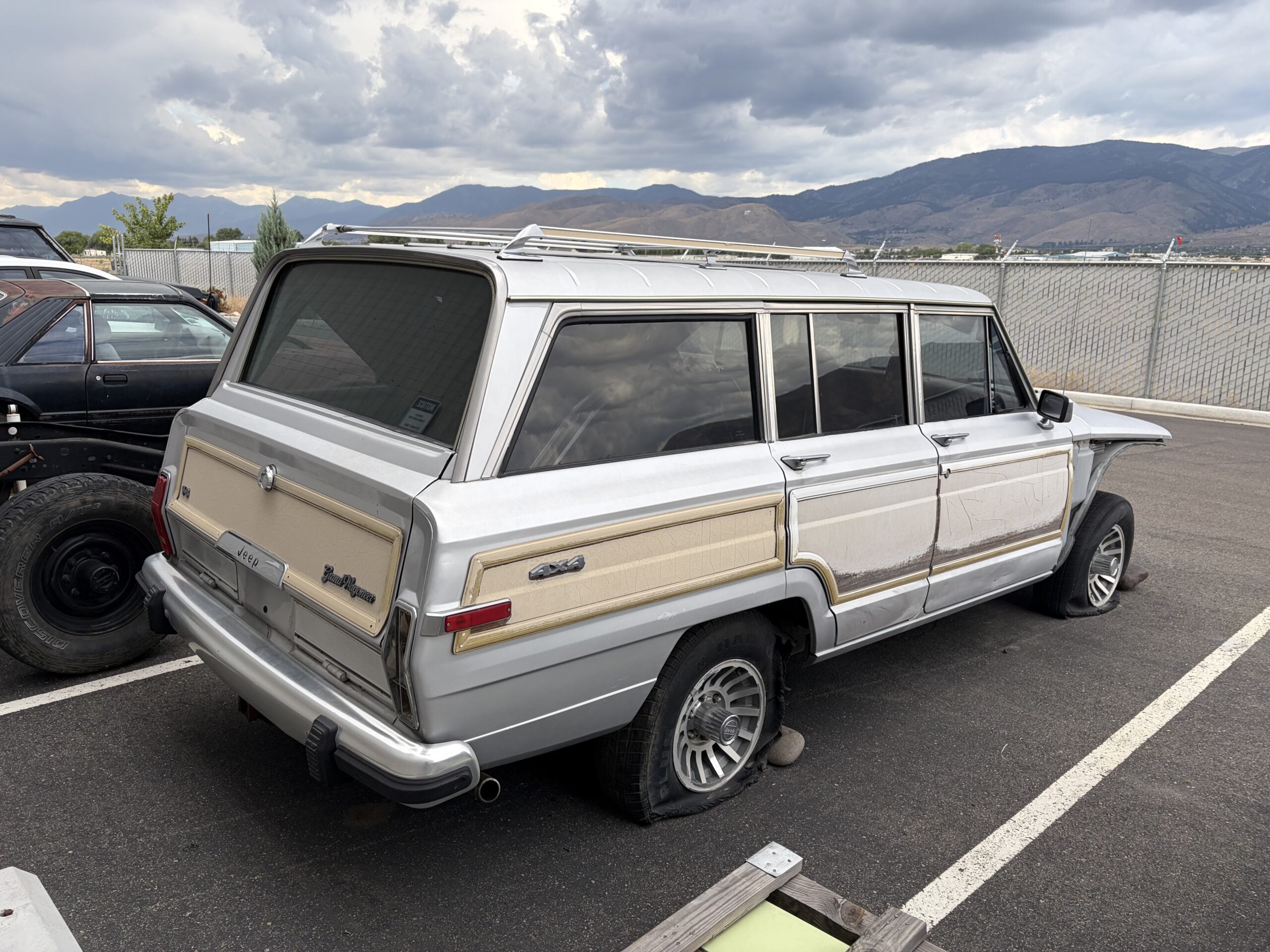 
								1986 Jeep Grand Wagoneer Project full									