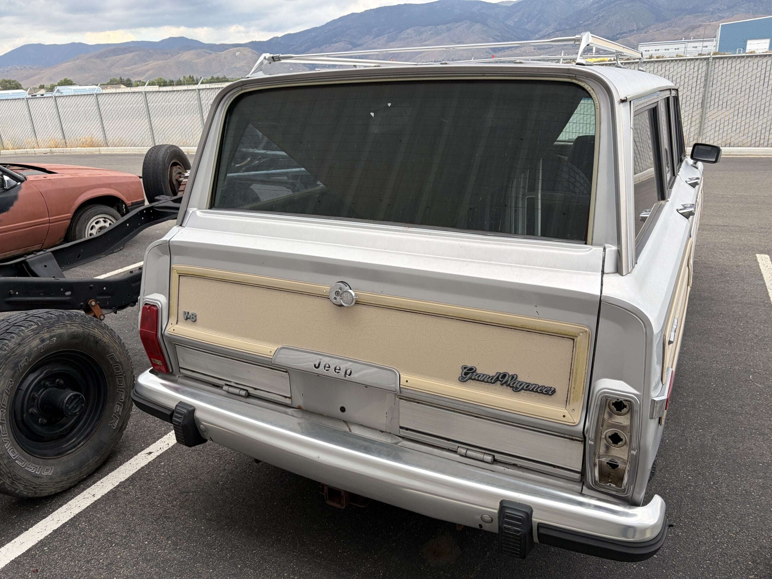 
								1986 Jeep Grand Wagoneer Project full									