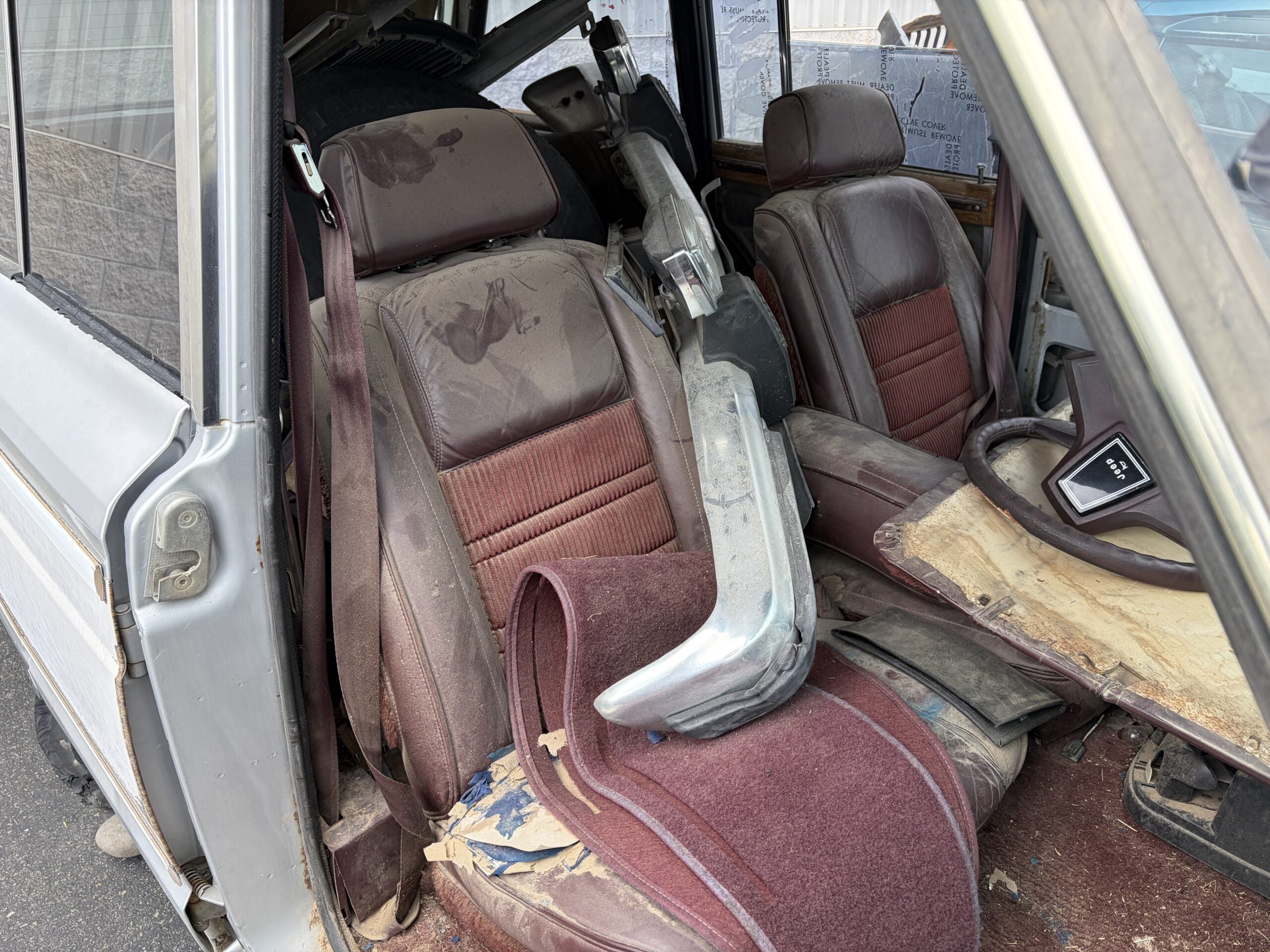 
								1986 Jeep Grand Wagoneer Project full									