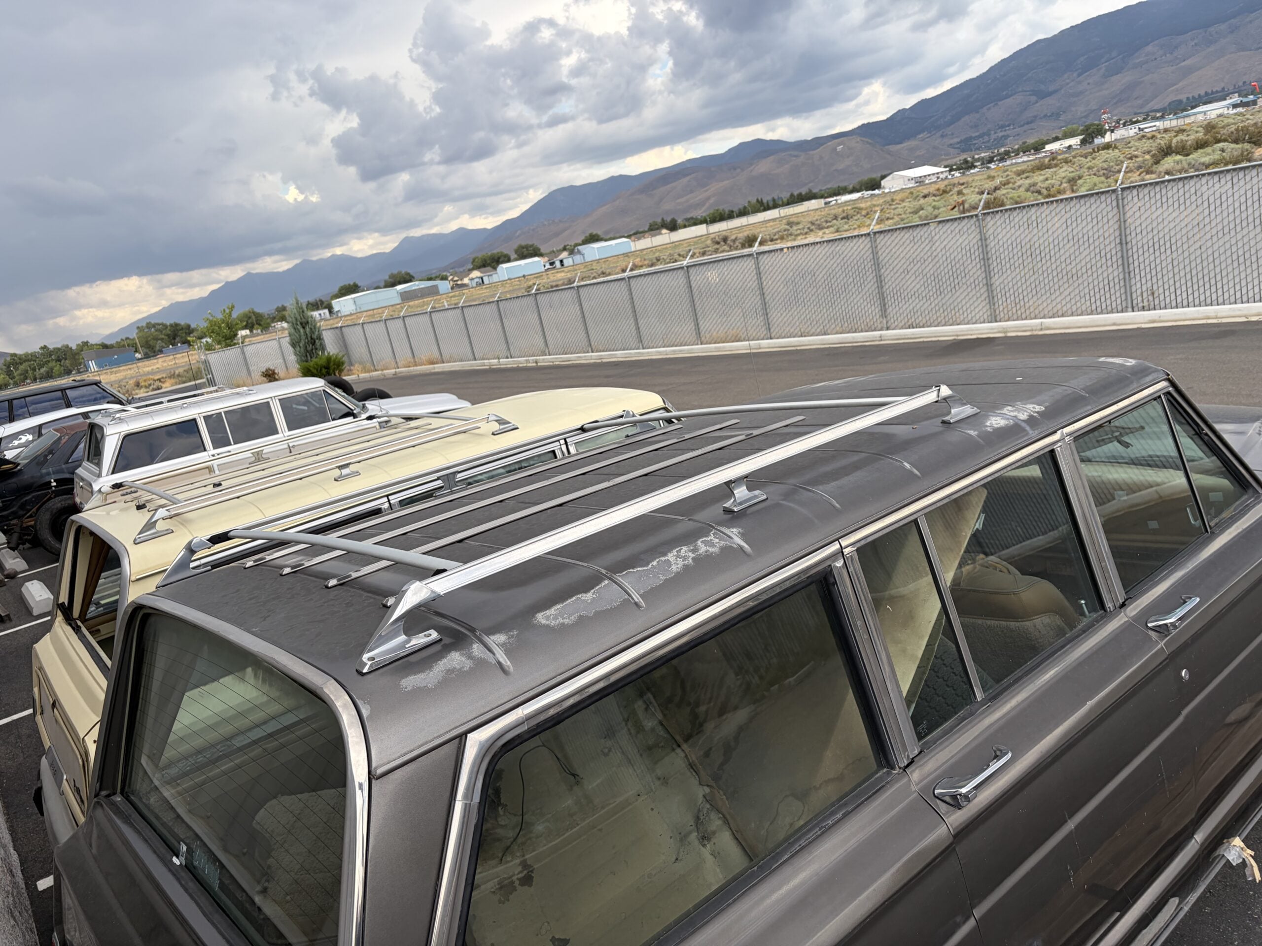 
								1986 Jeep Wagoneer full									