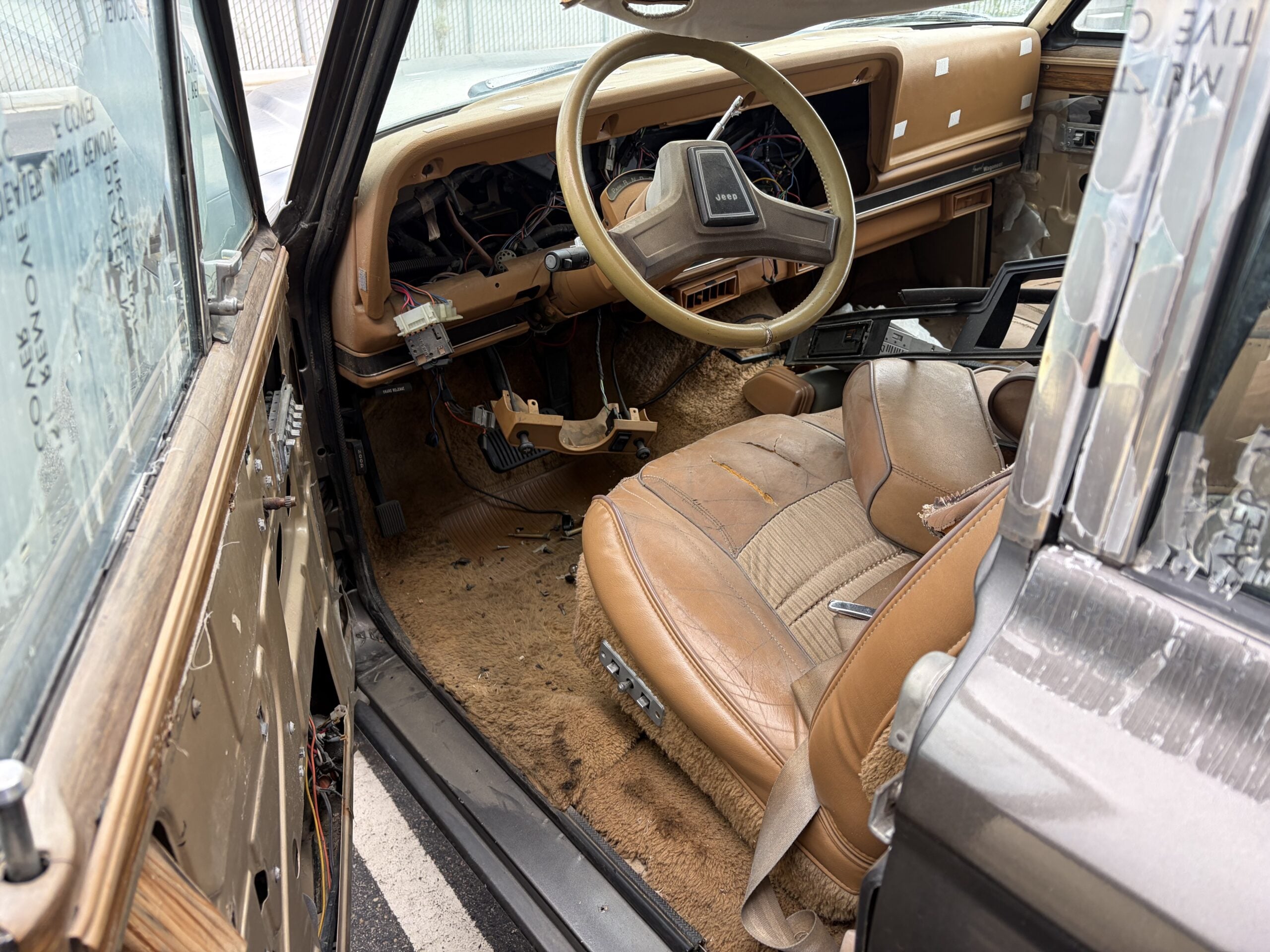 
								1986 Jeep Wagoneer full									