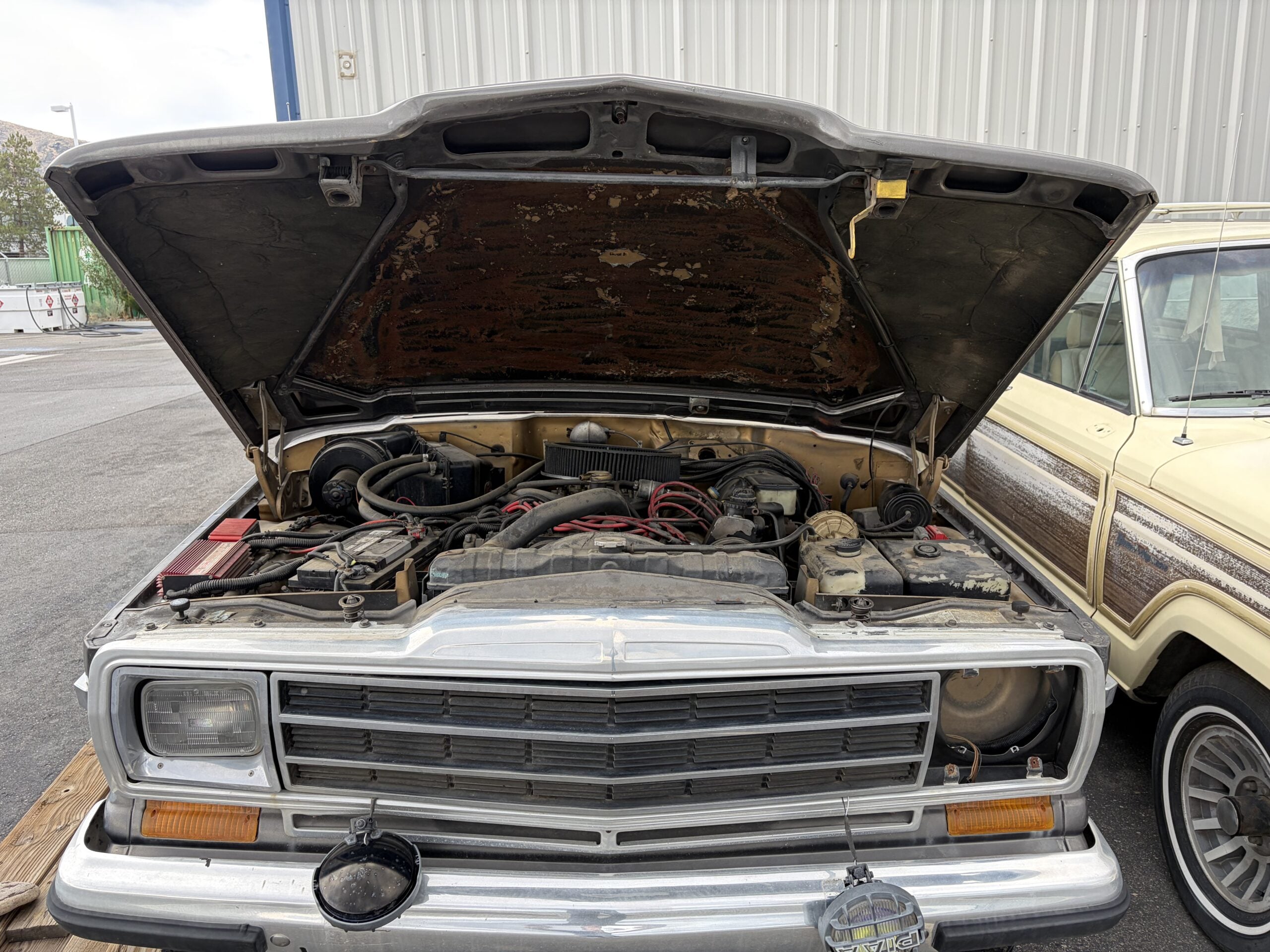 
								1986 Jeep Wagoneer full									