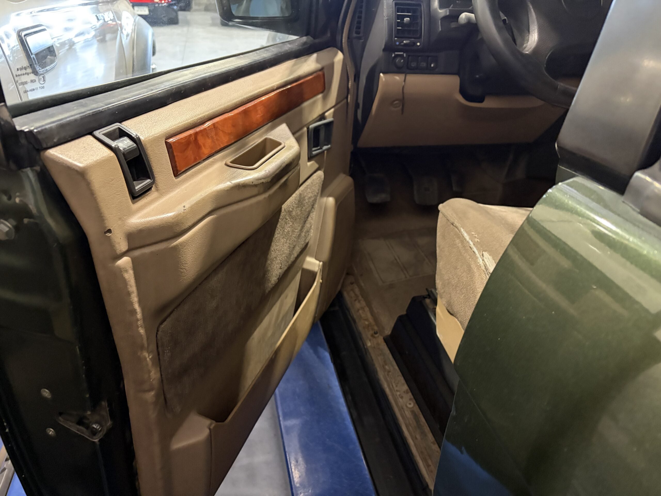
								1991 Land Rover Range Rover Classic full									