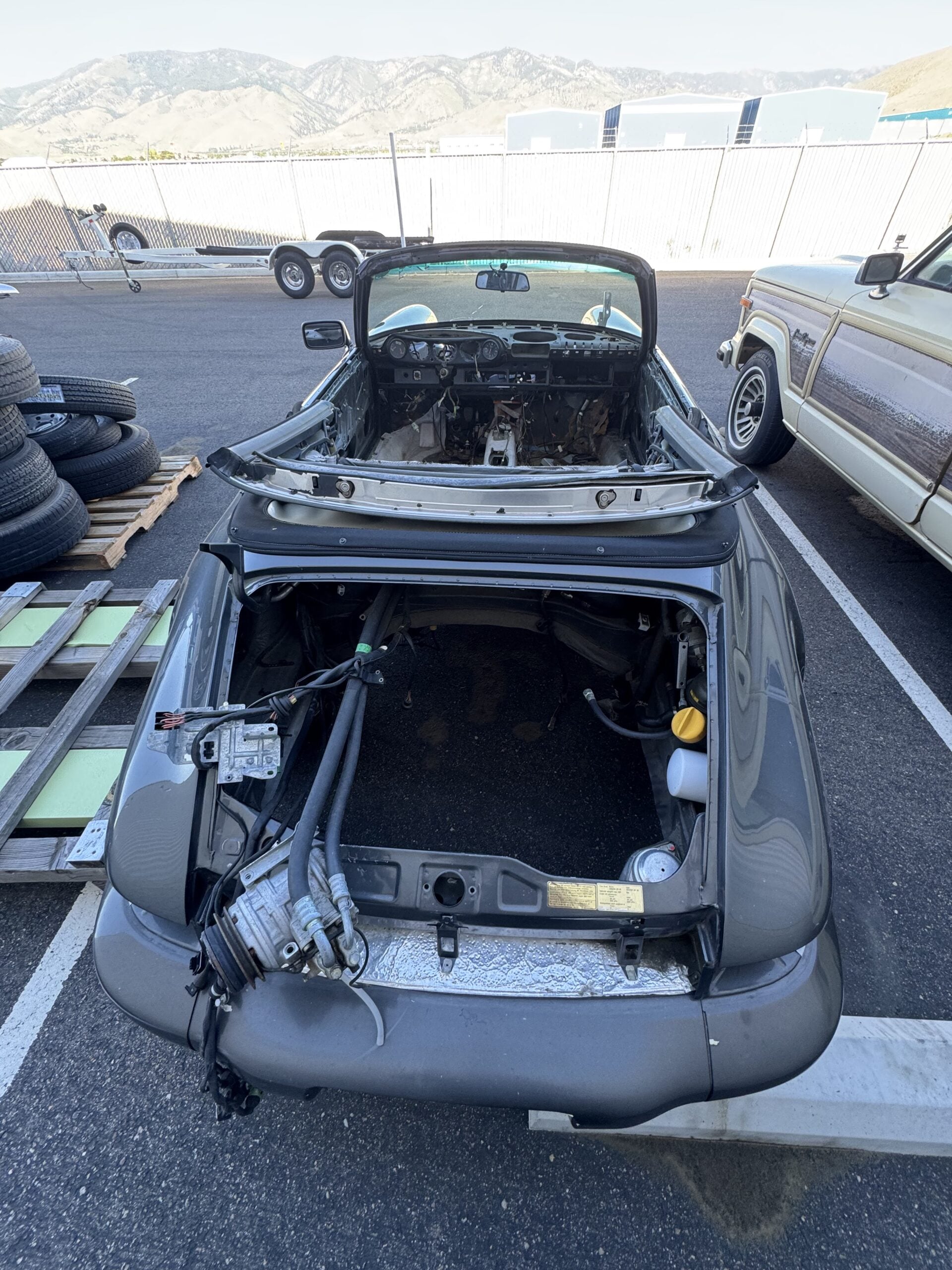 
								1991 Porsche 911 Carerra full									