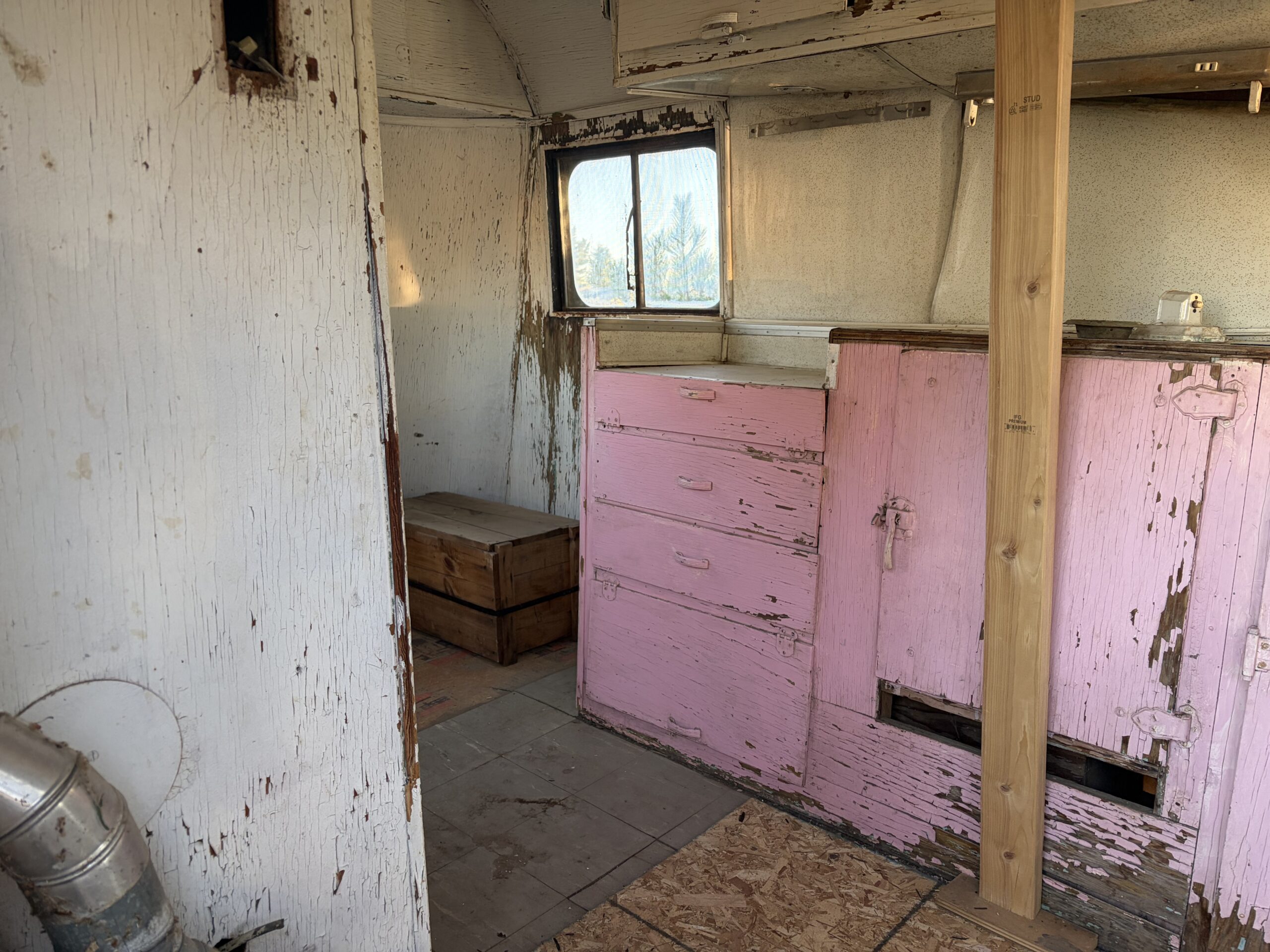 
								1936 Indian Travel Trailer full									