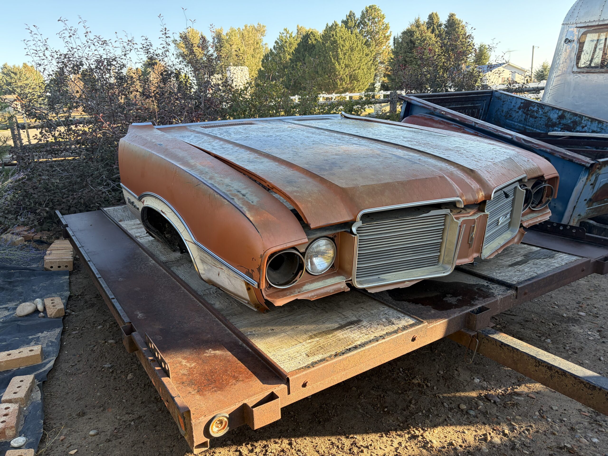 
								1970 Oldsmobile Front Clip full									