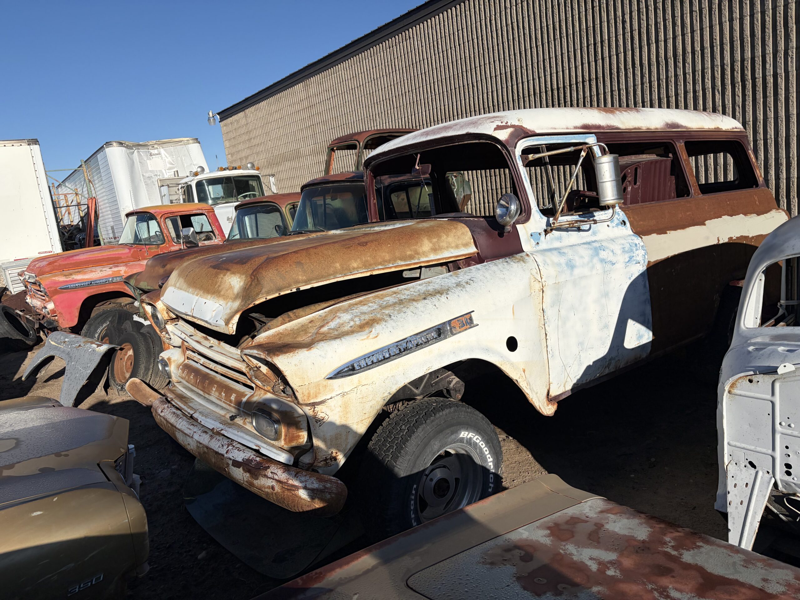 
								1959 Chevrolet NAPCO Suburban full									