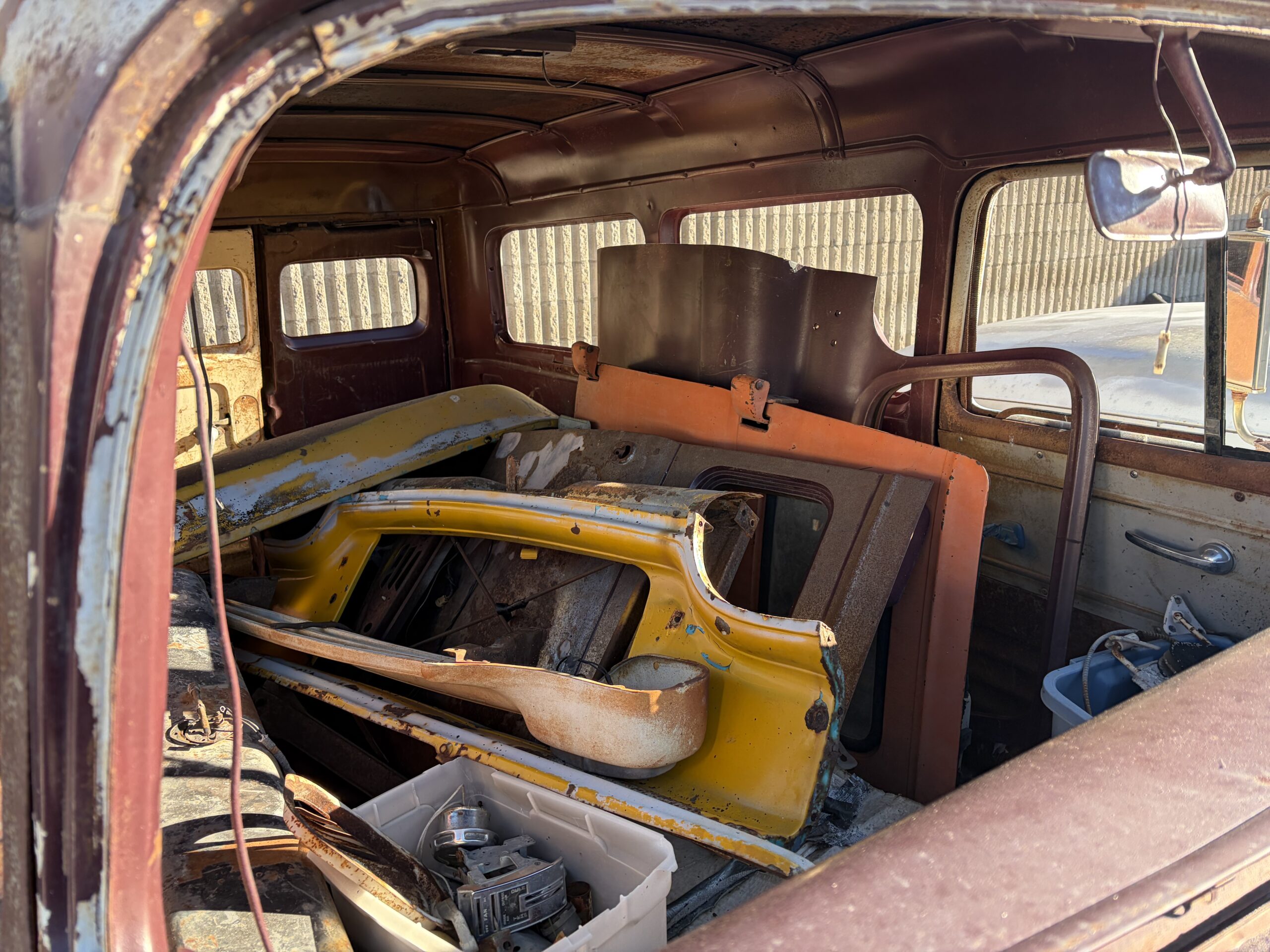 
								1959 Chevrolet NAPCO Suburban full									