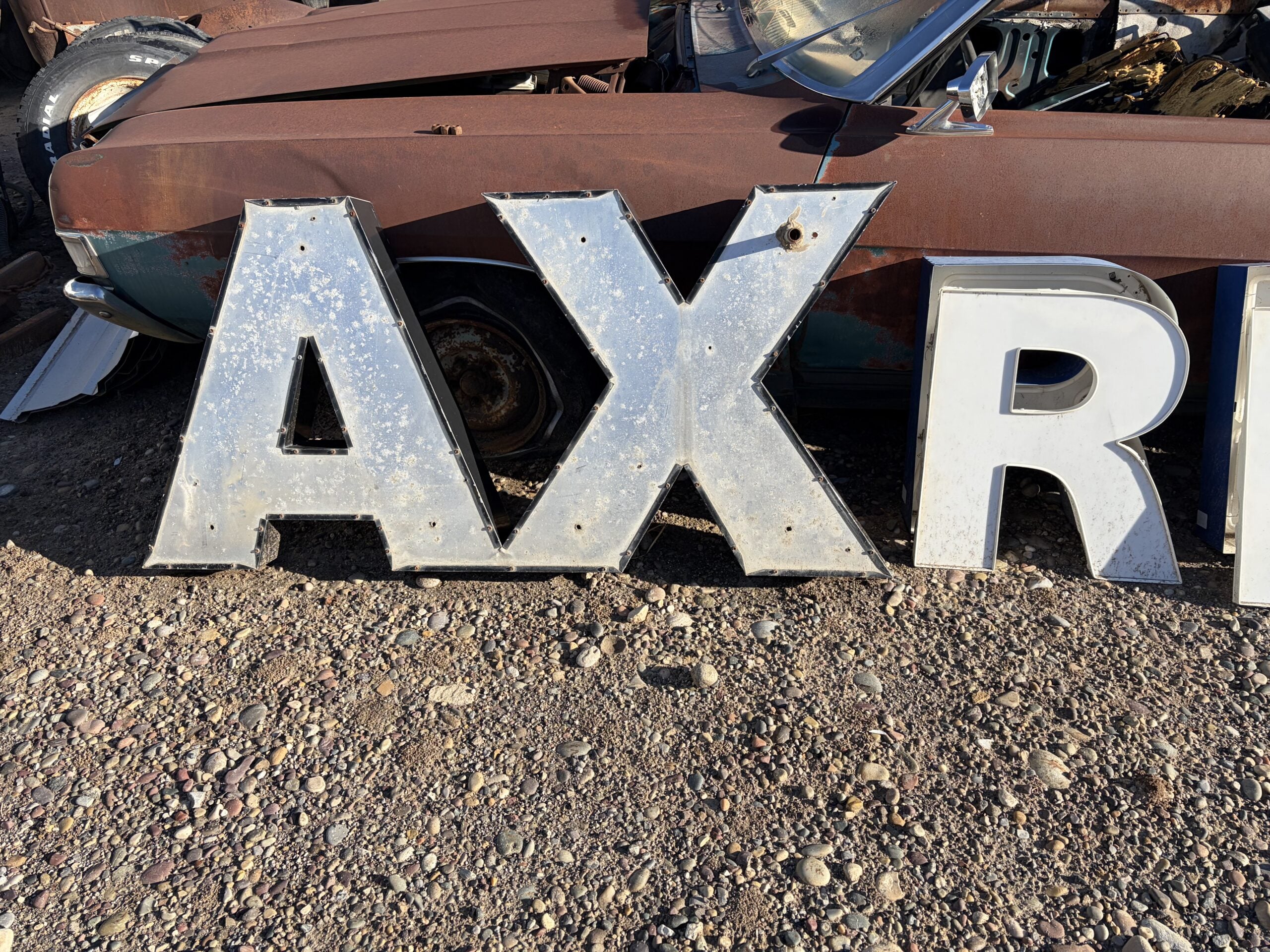 
								Assorted Neon Letters full									