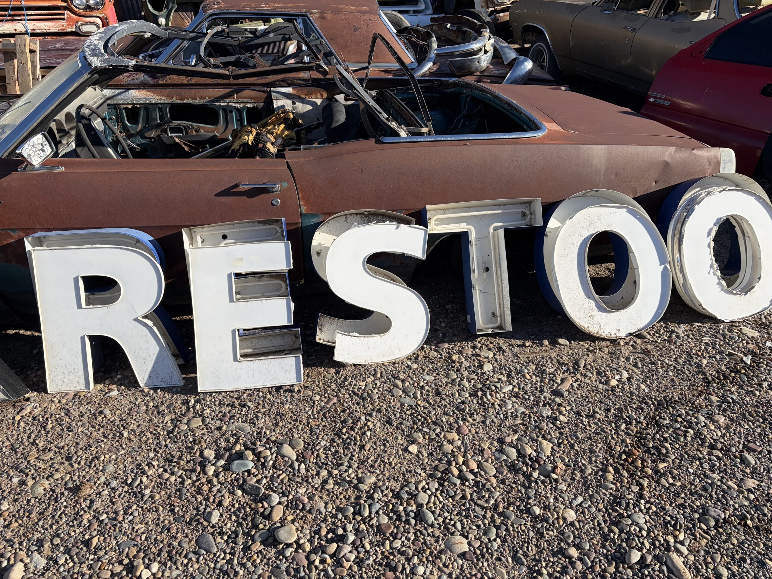 
								Assorted Neon Letters full									