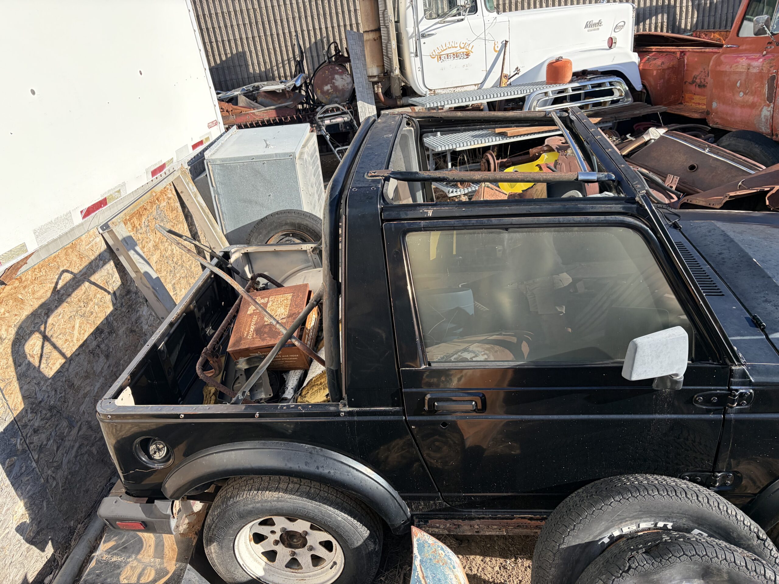
								1987 Suzuki Samurai full									