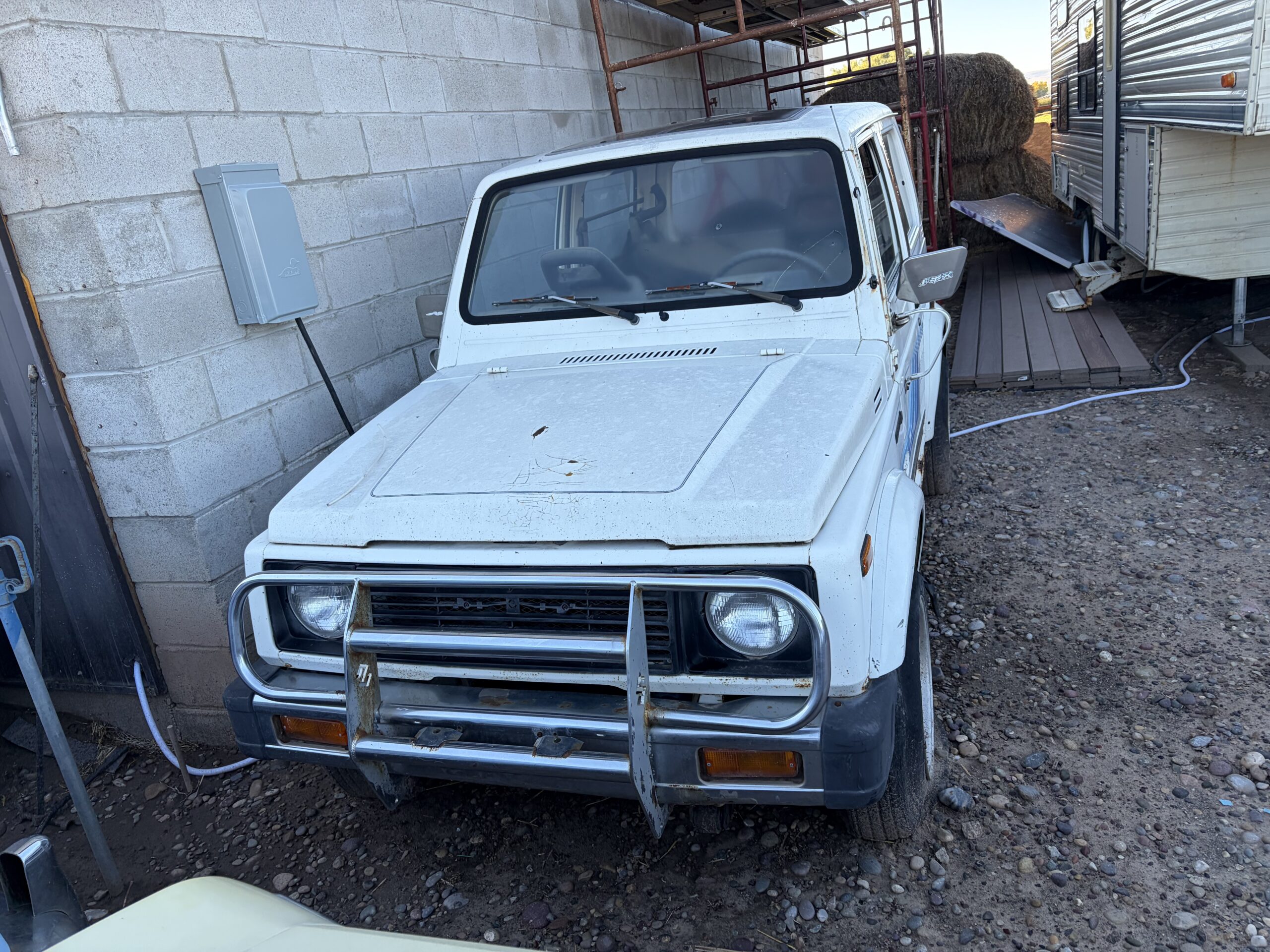 
								1985 Suzuki Samurai Tin Top full									